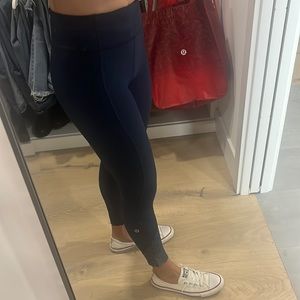 Lululemoon pants on dark blue size 0.